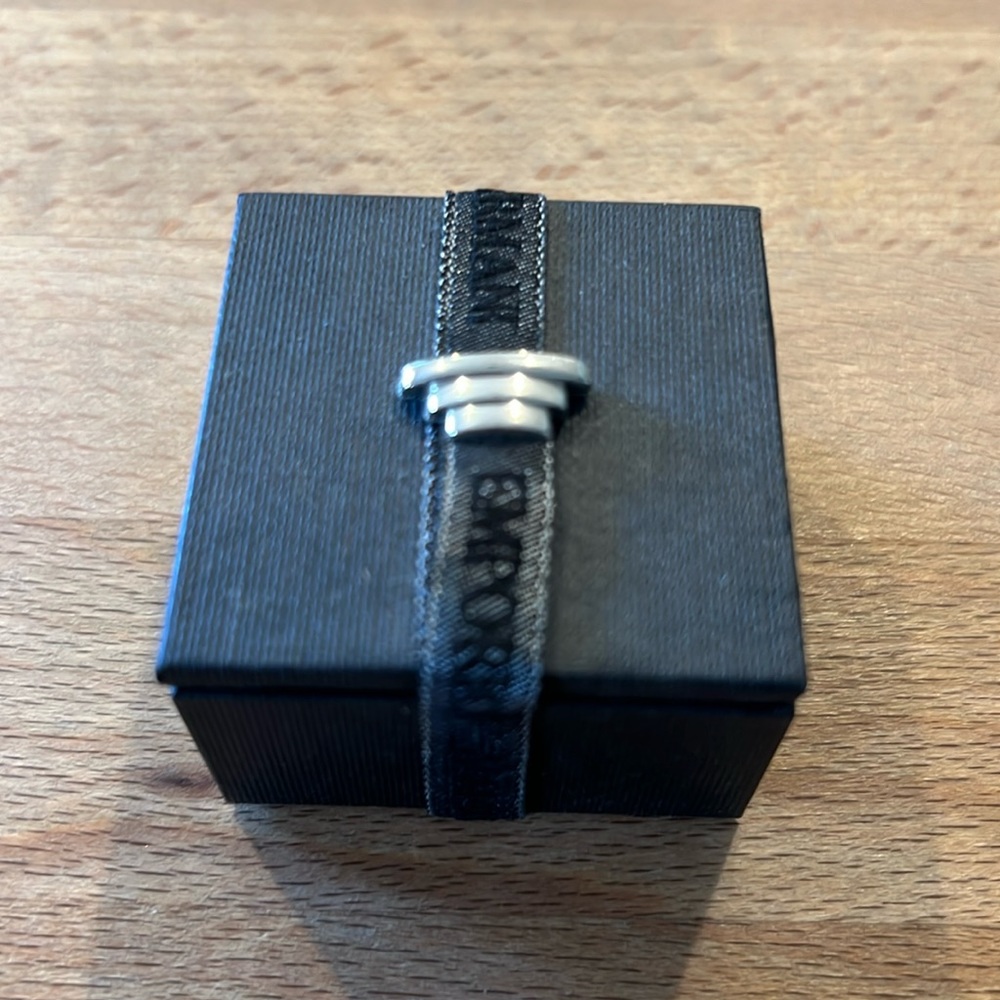 Emporio Armani Box with magnetic clasp.